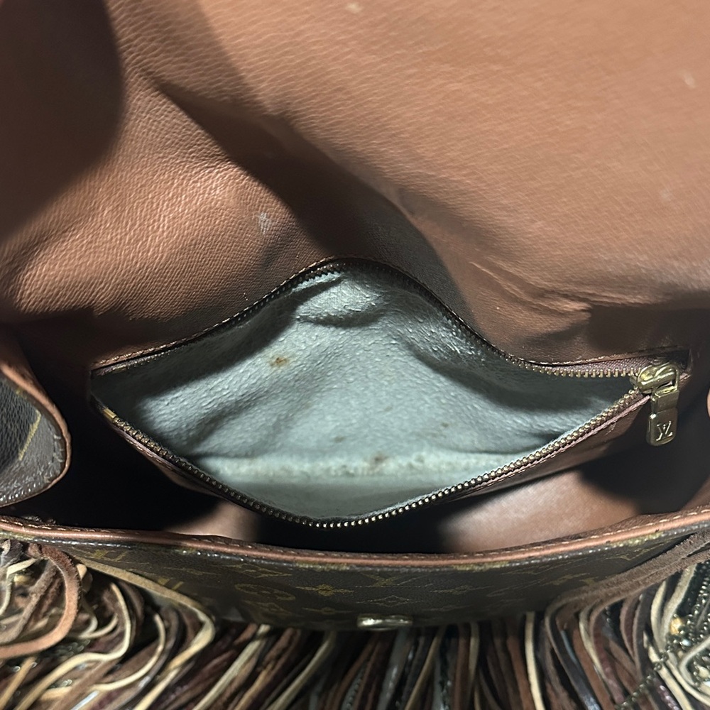 Vintage Boho- Louis Vuitton World Traveler - Picture 4 of 13